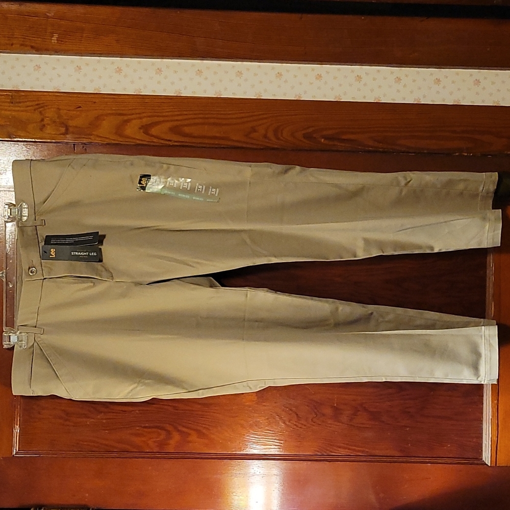 🆕️🎈Lee Relaxed Fit Straight Leg Midrise Women's Pants Size 18 Short